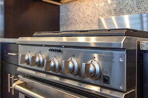 Lakeside 1629 3 Bedroom Townhouse by RedAwning