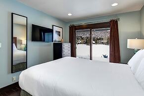 Lakeside 1629 3 Bedroom Townhouse by RedAwning