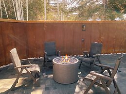 Lakeside 1629 3 Bedroom Townhouse by RedAwning