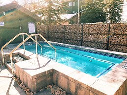 Lakeside 1629 3 Bedroom Townhouse by RedAwning