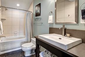 Lakeside 1629 3 Bedroom Townhouse by RedAwning