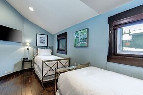 Lakeside 1629 3 Bedroom Townhouse by RedAwning