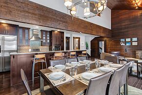 Lakeside 1629 3 Bedroom Townhouse by RedAwning