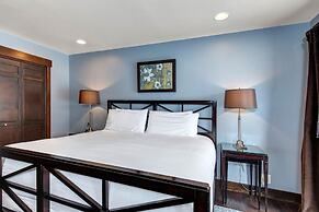 Lakeside 1629 3 Bedroom Townhouse by RedAwning