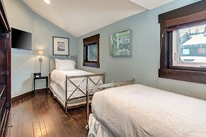 Lakeside 1629 3 Bedroom Townhouse by RedAwning