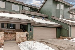 Lakeside 1629 3 Bedroom Townhouse by RedAwning