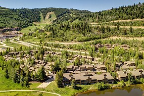 Lakeside 1629 3 Bedroom Townhouse by RedAwning