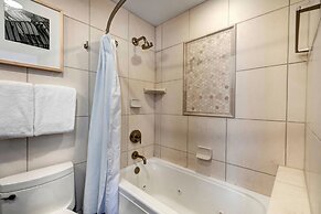 Lakeside 1629 3 Bedroom Townhouse by RedAwning