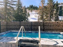 Lakeside 1629 3 Bedroom Townhouse by RedAwning