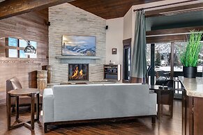 Lakeside 1629 3 Bedroom Townhouse by RedAwning