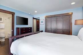 Lakeside 1629 3 Bedroom Townhouse by RedAwning