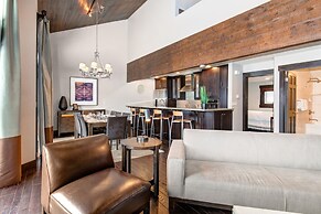 Lakeside 1629 3 Bedroom Townhouse by RedAwning