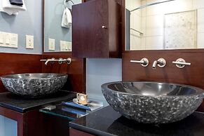 Lakeside 1629 3 Bedroom Townhouse by RedAwning