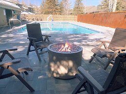 Lakeside 1629 3 Bedroom Townhouse by RedAwning