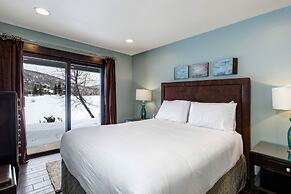 Lakeside 1629 3 Bedroom Townhouse by RedAwning