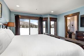 Lakeside 1629 3 Bedroom Townhouse by RedAwning