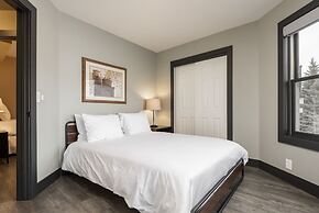 Empire Last Chair 4 Bedroom Townhouse by RedAwning