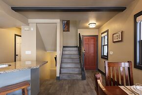 Empire Last Chair 4 Bedroom Townhouse by RedAwning