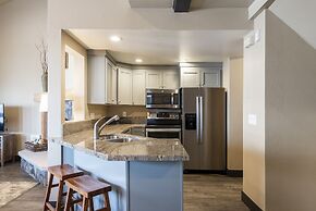 Empire Last Chair 4 Bedroom Townhouse by RedAwning