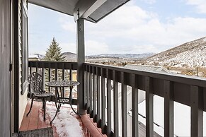 Empire Last Chair 4 Bedroom Townhouse by RedAwning