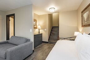 Empire Last Chair 4 Bedroom Townhouse by RedAwning