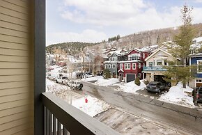 Empire Last Chair 4 Bedroom Townhouse by RedAwning