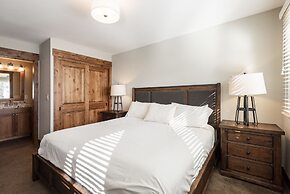 Snow Flower 110 2 Bedroom Condo by RedAwning