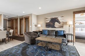 Snow Flower 120 2 Bedroom Condo by RedAwning