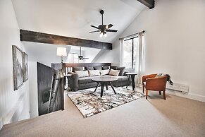 Snowcrest 317 2 Bedroom Condo by RedAwning