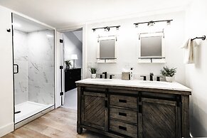 Snowcrest 317 2 Bedroom Condo by RedAwning