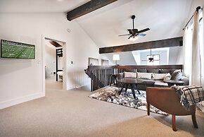 Snowcrest 317 2 Bedroom Condo by RedAwning