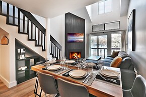 Snowcrest 317 2 Bedroom Condo by RedAwning