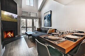 Snowcrest 317 2 Bedroom Condo by RedAwning