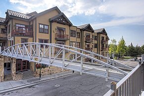 Lift Lodge 203 2 Bedroom Condo by RedAwning