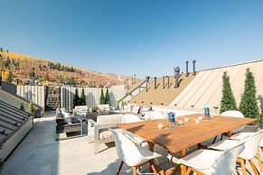 Lift Lodge 203 2 Bedroom Condo by RedAwning