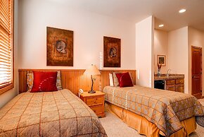 Lift Lodge 203 2 Bedroom Condo by RedAwning