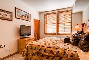 Lift Lodge 203 2 Bedroom Condo by RedAwning