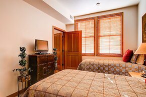 Lift Lodge 203 2 Bedroom Condo by RedAwning