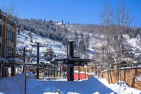 Lift Lodge 203 2 Bedroom Condo by RedAwning