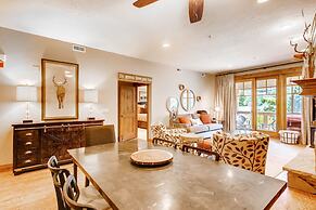 Town Pointe C304 3 Bedroom Condo by RedAwning