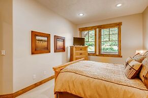 Town Pointe C304 3 Bedroom Condo by RedAwning