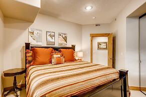 Town Pointe C304 3 Bedroom Condo by RedAwning