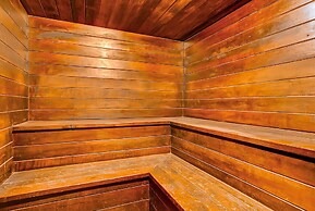 Park Station 227 & 229 5 Bedroom Condo by RedAwning