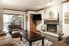 Park Station 227 & 229 5 Bedroom Condo by RedAwning