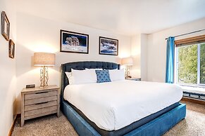 Park Station 139 2 Bedroom Condo by RedAwning