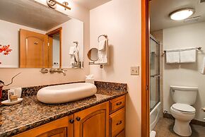 Park Station 139 2 Bedroom Condo by RedAwning