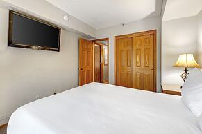 Park Station 247 2 Bedroom Condo by RedAwning