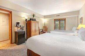 Park Station 247 2 Bedroom Condo by RedAwning