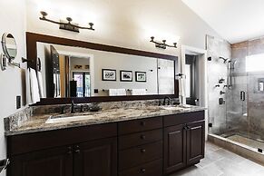 Woodside Haus 3 Bedroom Home by RedAwning