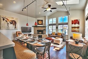 Woodside Haus 3 Bedroom Home by RedAwning